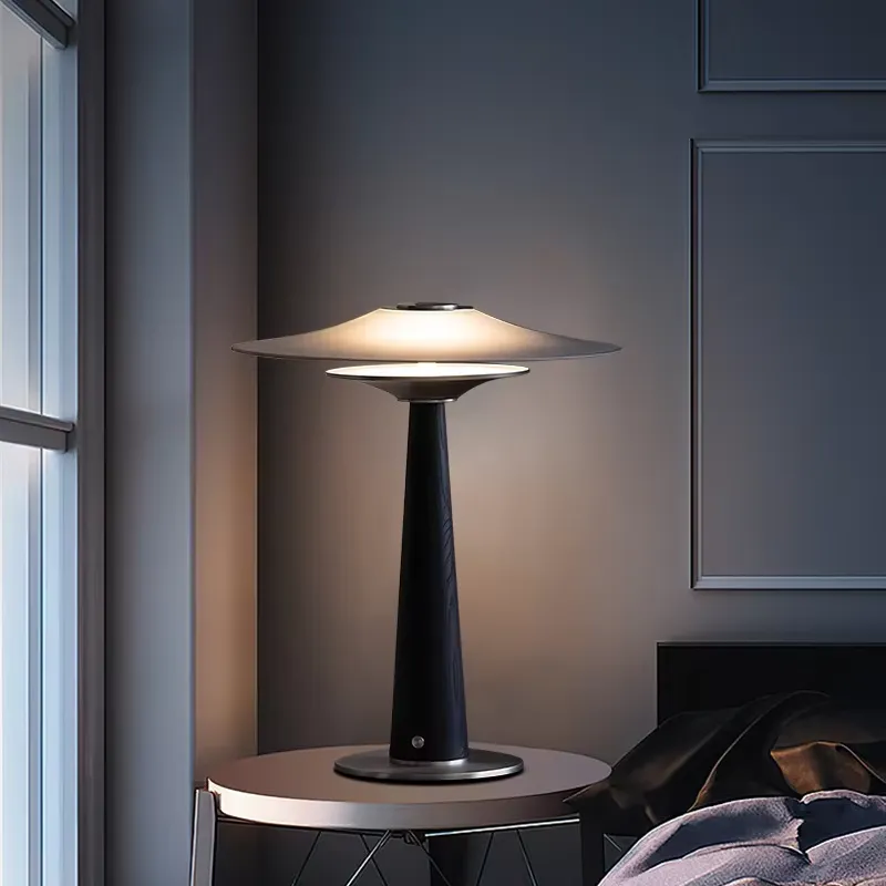 Solar Lamp - Nowoczesna, luksusowa lampa biurkowa w skandynawskim