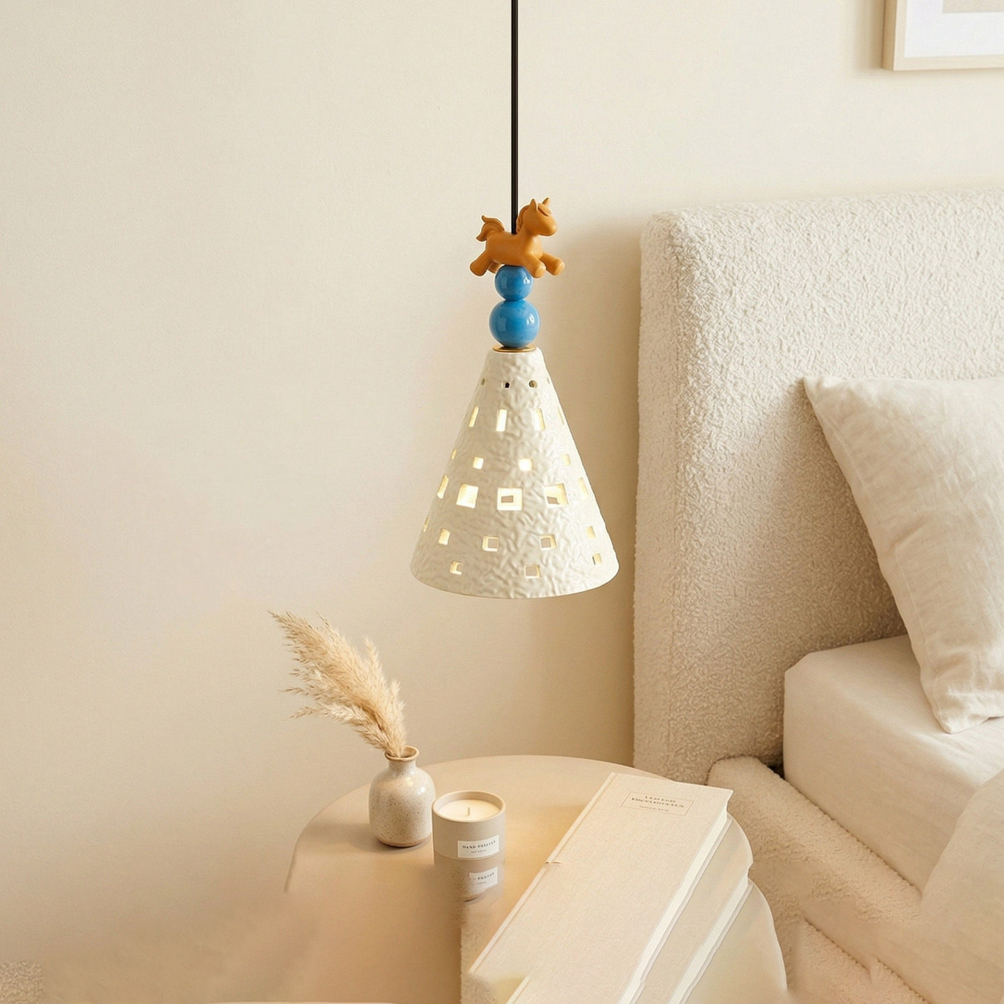 Kremowa lampa nocna do pokoju  – Solar Lamp recenzja i cena