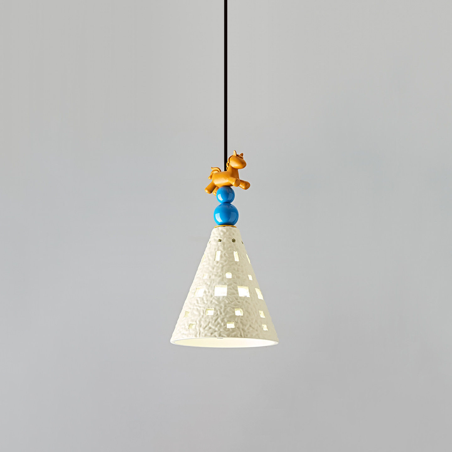 Kremowa lampa nocna do pokoju  – Solar Lamp recenzja i cena